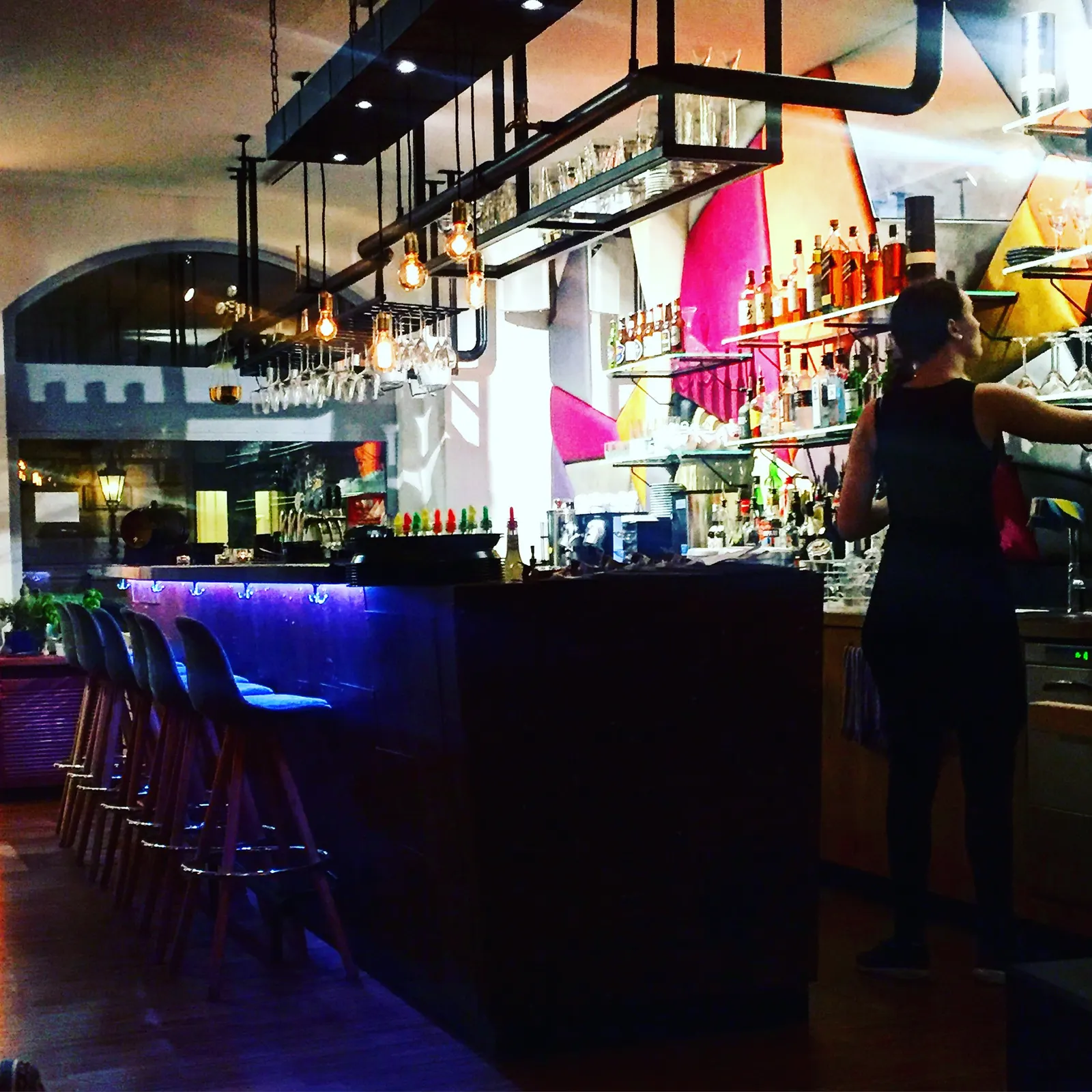 Junn Bar & Kitchen
